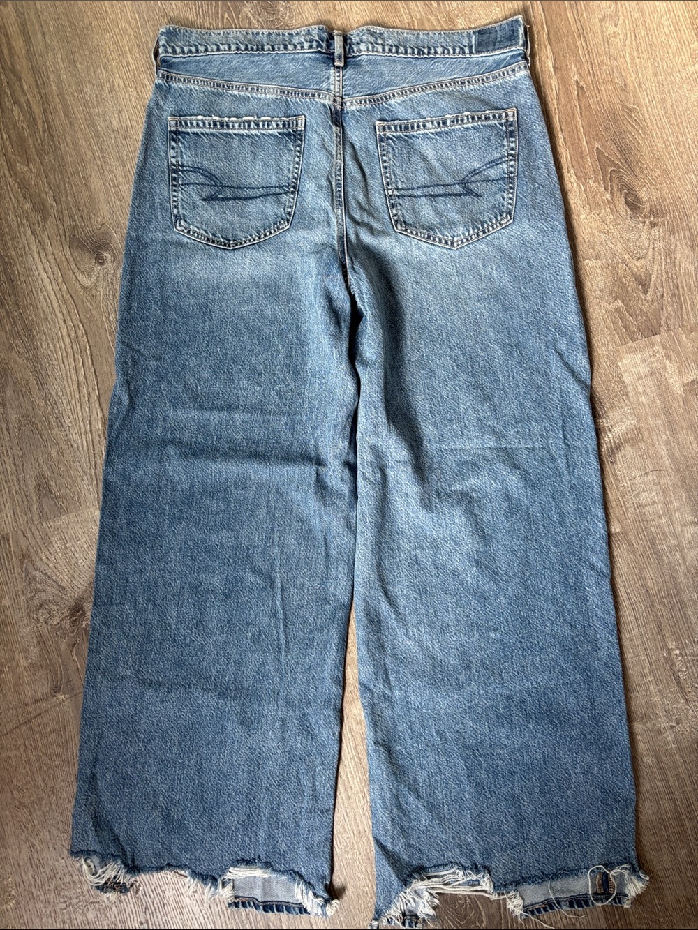 American Eagle Super High-Rise Baggy Wide Leg Jeans Medium Blue Denim Size 14 - Picture 8 of 11